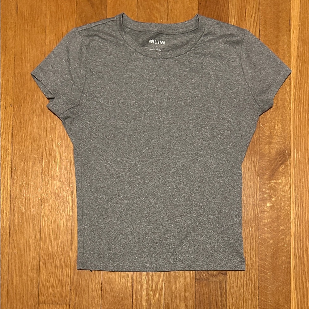Hollister Women's Heather Gray Short Sleeve Tee